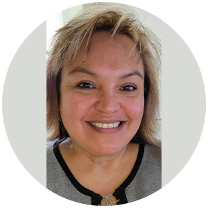 Photo of Lisa Summers